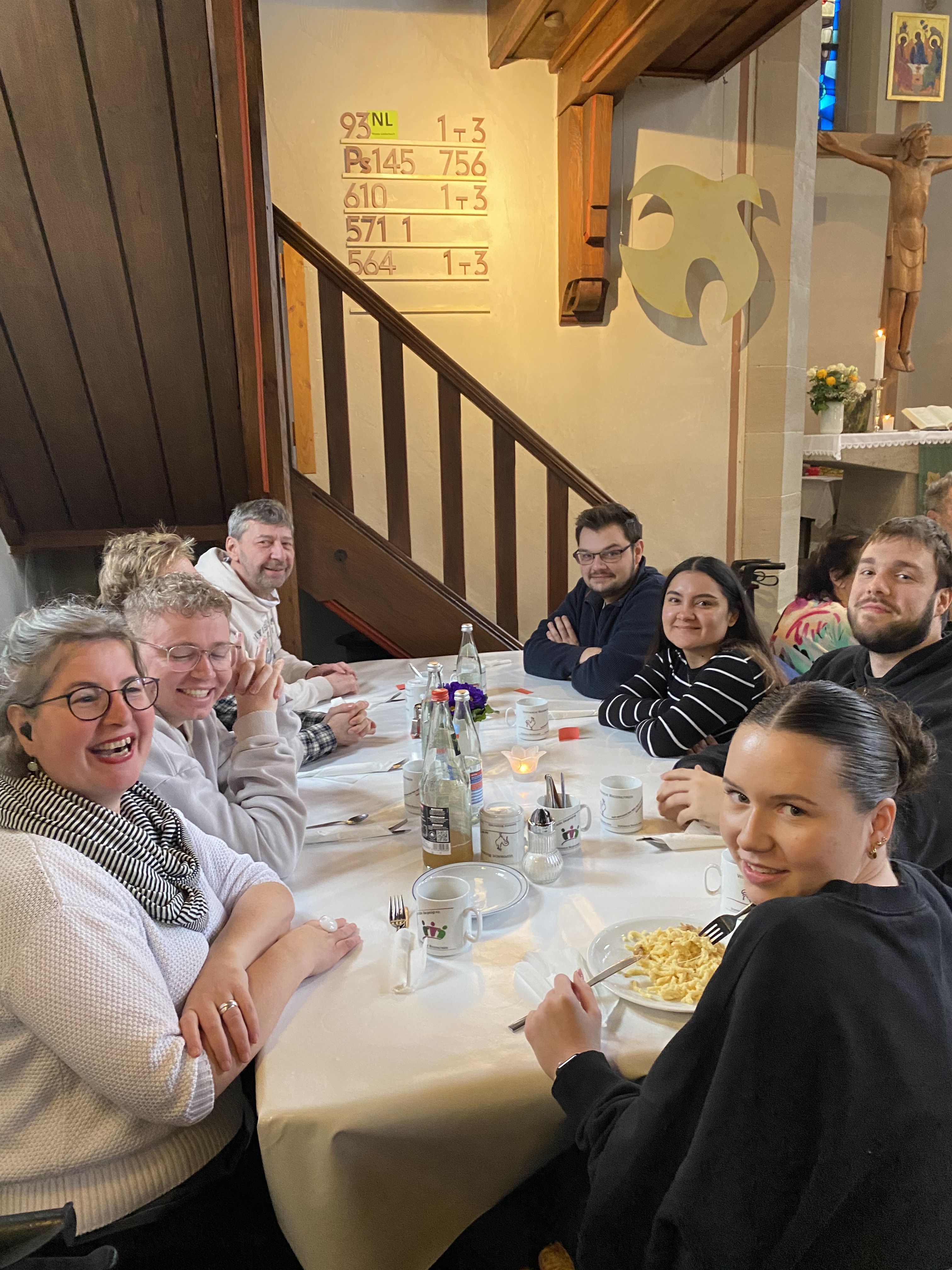 Mittagessen bei der Bauherrschaft.