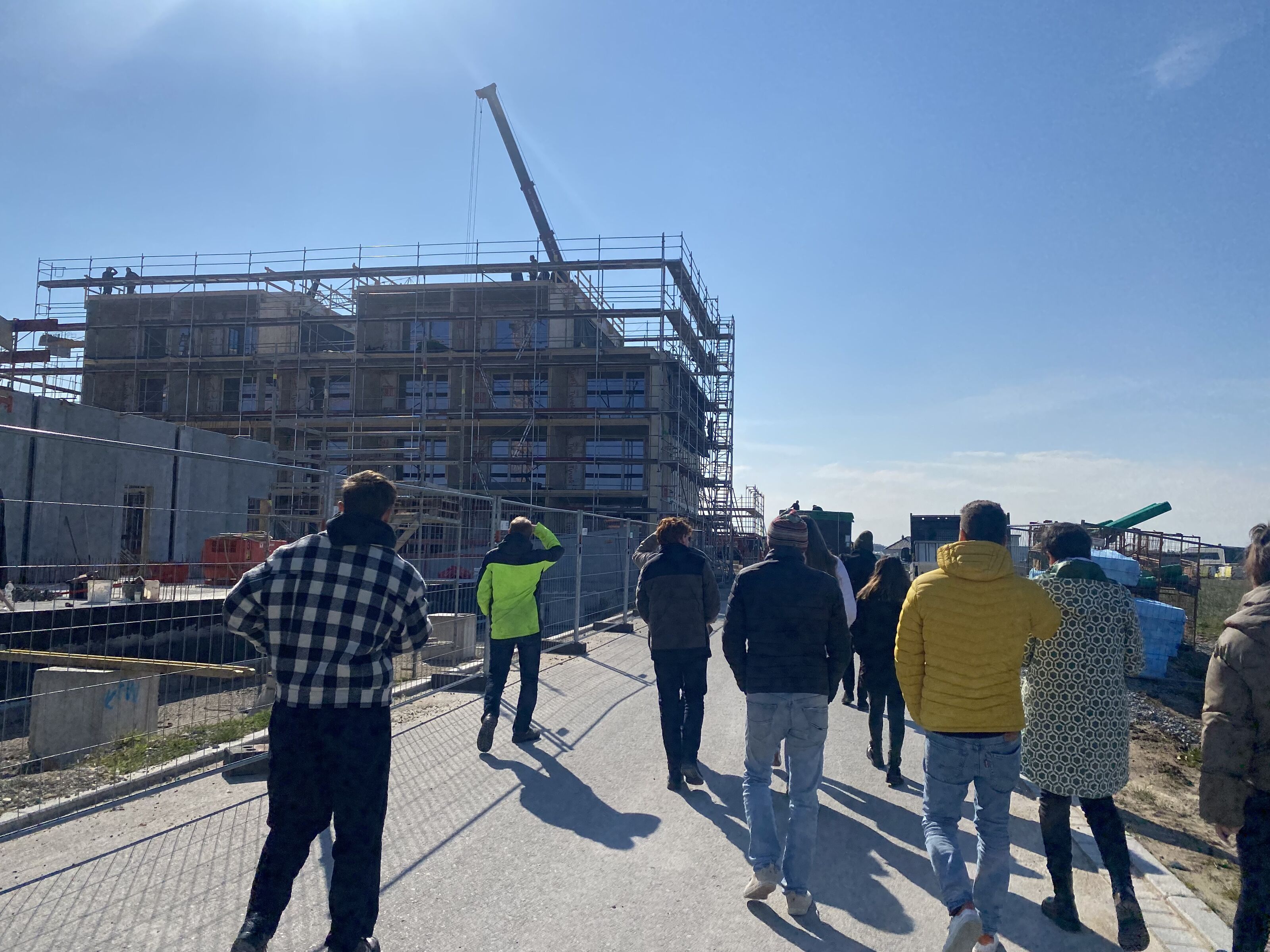 Baustellenbesuch bei den Holzmodul-Mikro-Apartments